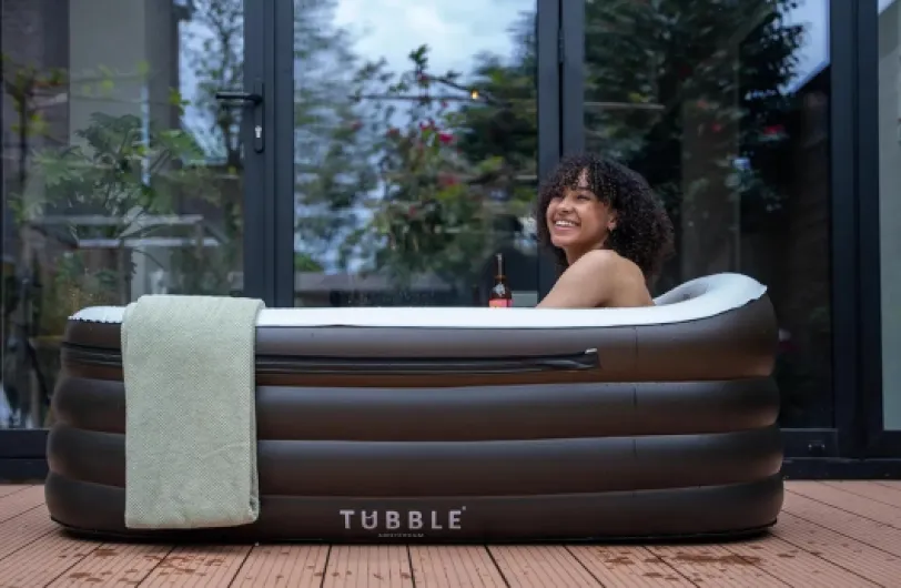 ® Royale baignoire gonflable adulte black onyx 255 Litres - Spa gonflable portable bain chaud & bain de glace, montage en 1 min, relaxation, taille jusqu’à 188cm, spa maison & extérieur Black Onyx 255 L / Royale