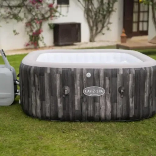 Test Bestway Lay-Z-Spa Majorca Hydrojet Pro : le spa gonflable carré qui mise sur les jets d’eau